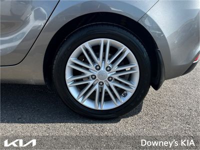 2017 Kia Carens