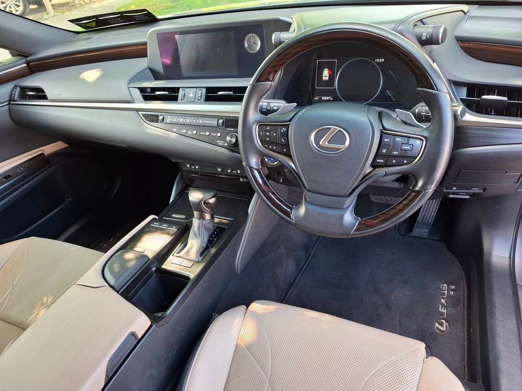 2021 Lexus ES 300h
