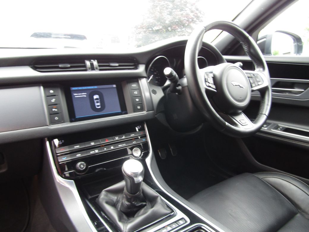 2017 Jaguar XF
