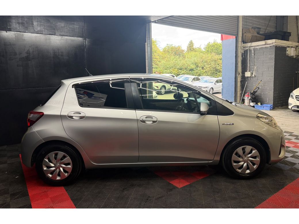 2017 Toyota Vitz