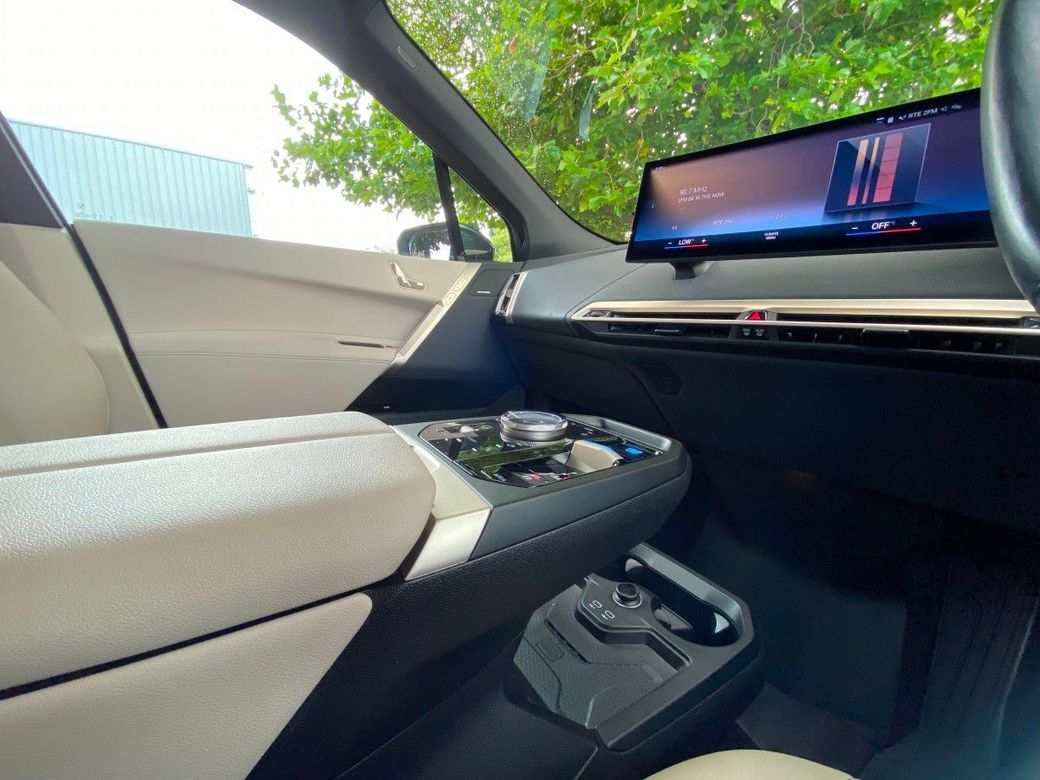 2022 BMW iX