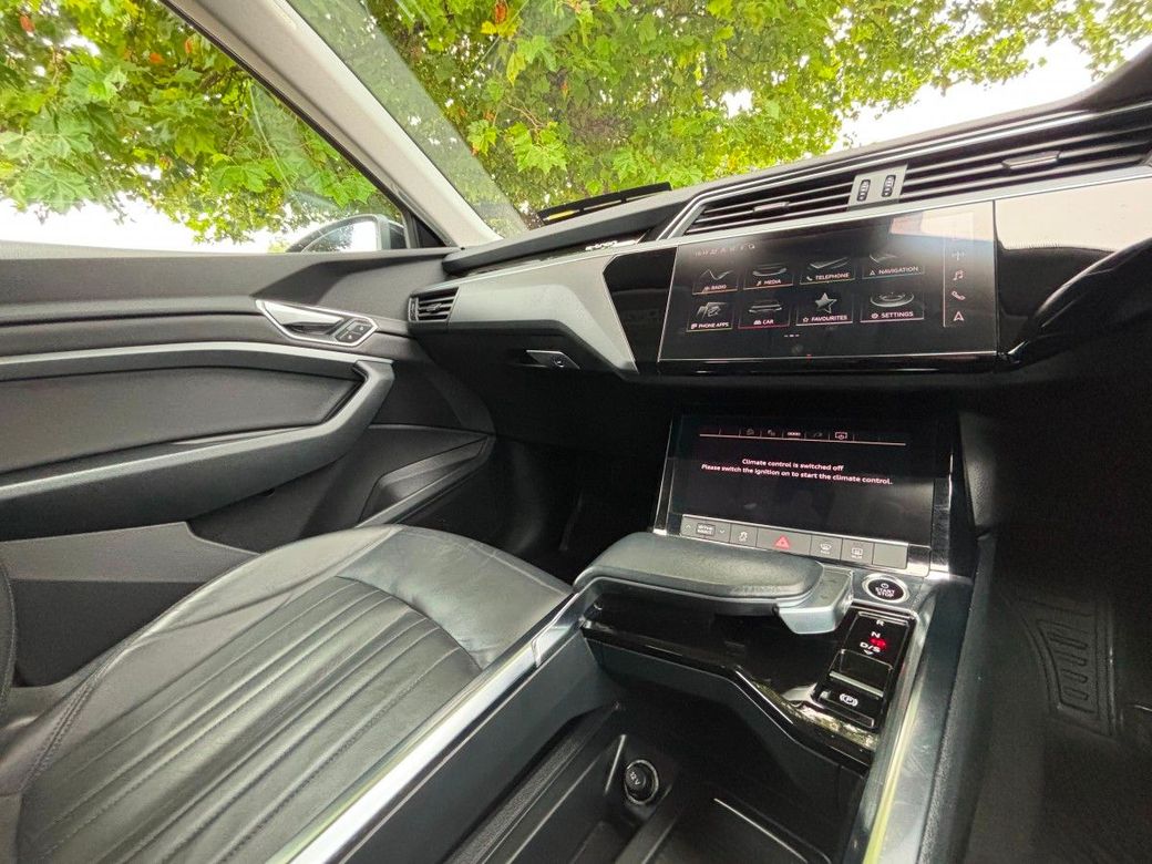 2022 Audi e-tron