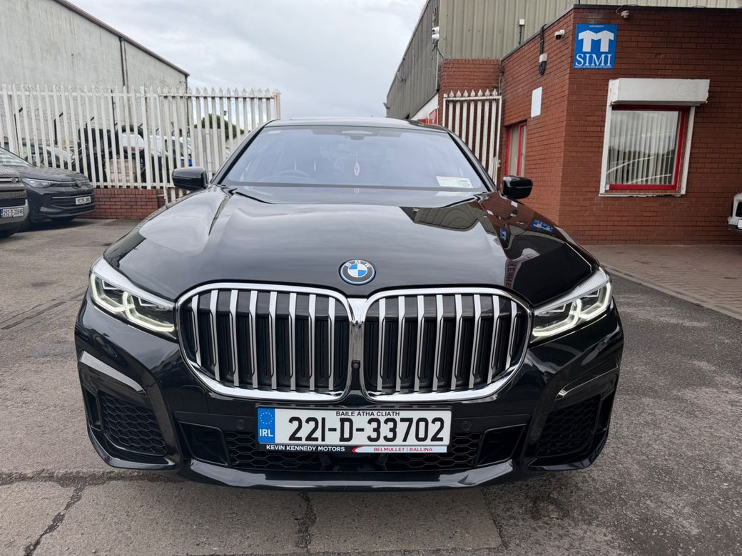 2022 BMW 745