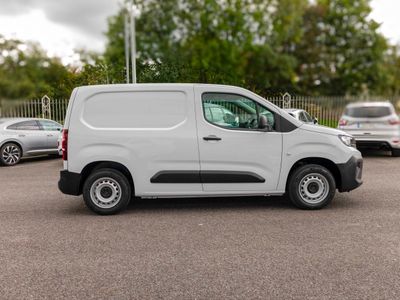 2025 Peugeot Partner