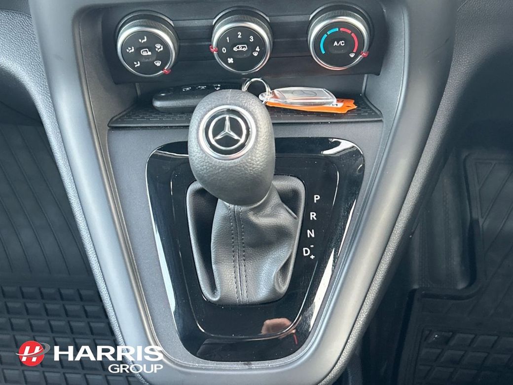 2025 White Mercedes-Benz Citan