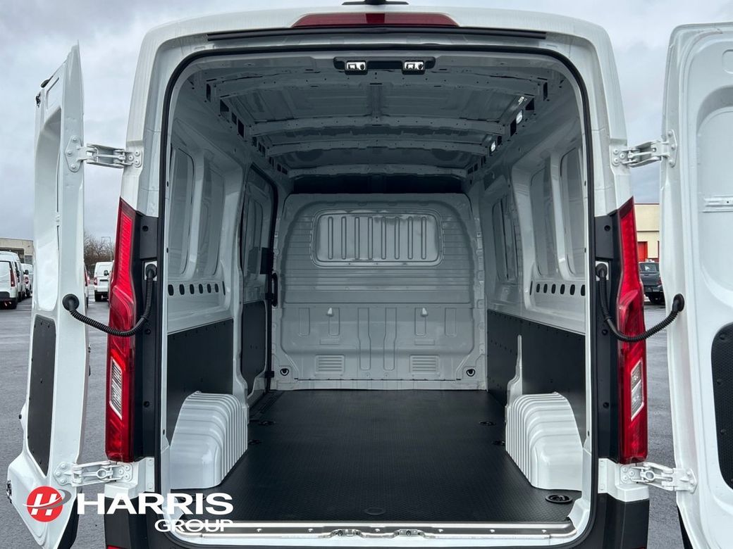 2025 White Maxus Deliver 9