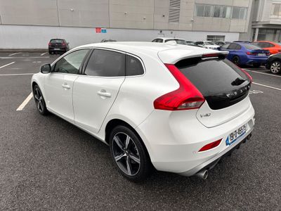 2019 Volvo V40