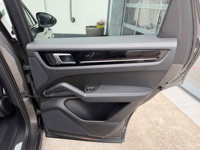2023 Porsche Cayenne