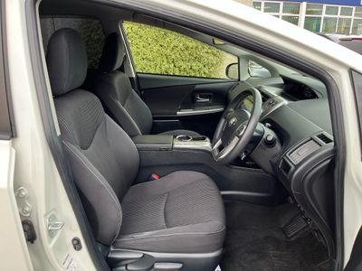 2019 Toyota Prius Alpha