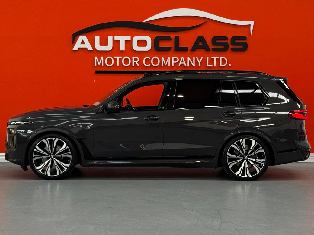 2023 BMW X7