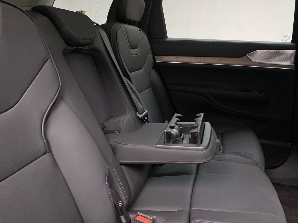 2025 Volvo EX90
