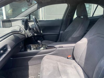 2022 Lexus UX 300e