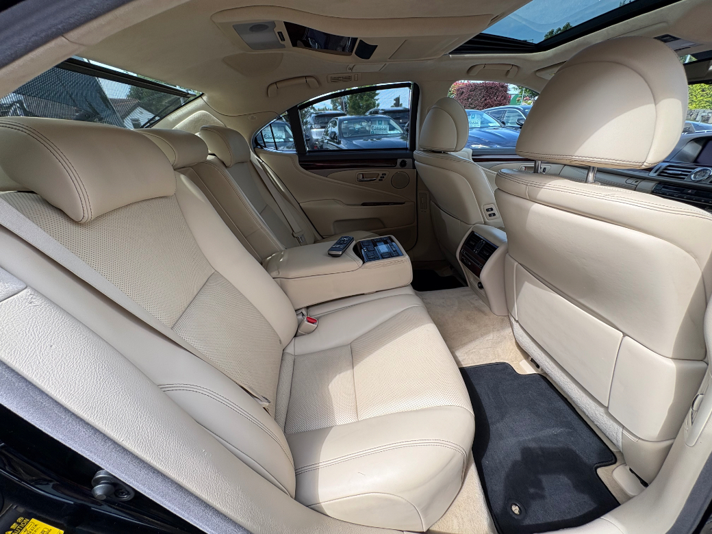 2015 Lexus LS