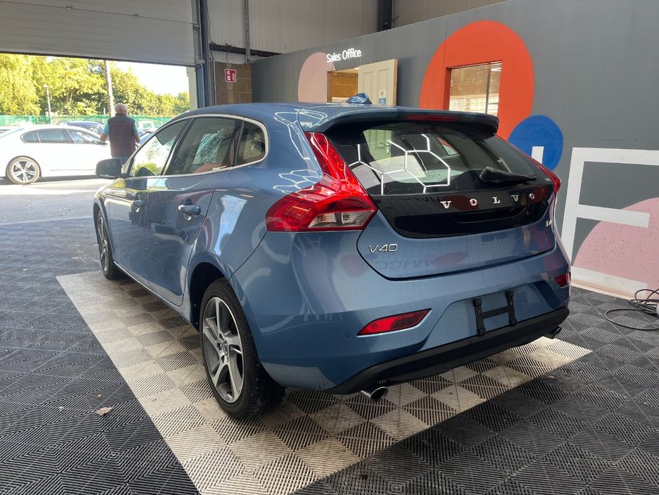 2016 Volvo V40