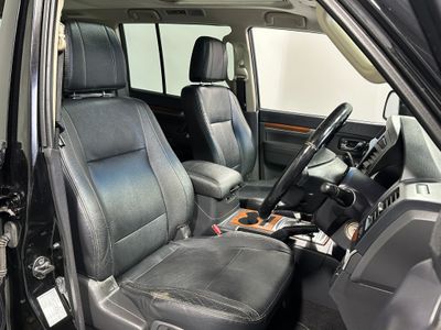 2014 Mitsubishi Pajero