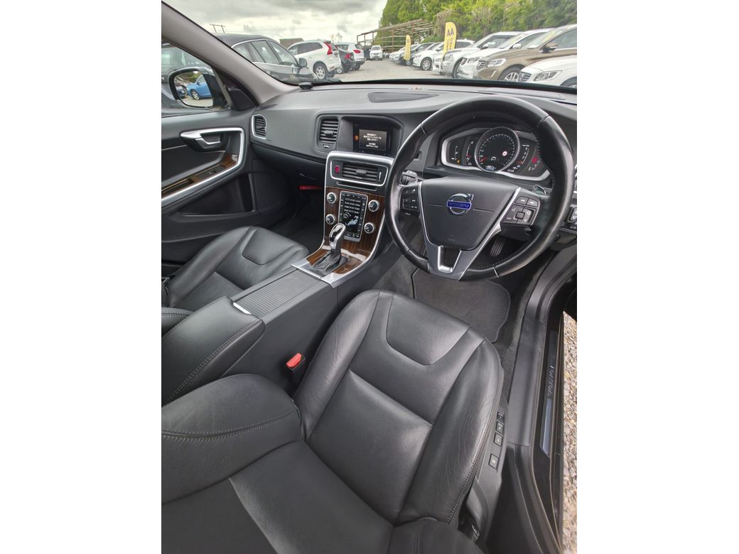2018 Volvo V60 Cross Country
