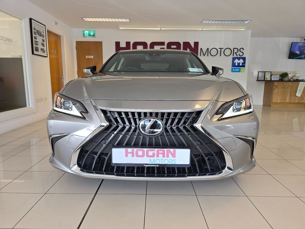 2023 Lexus ES 300h