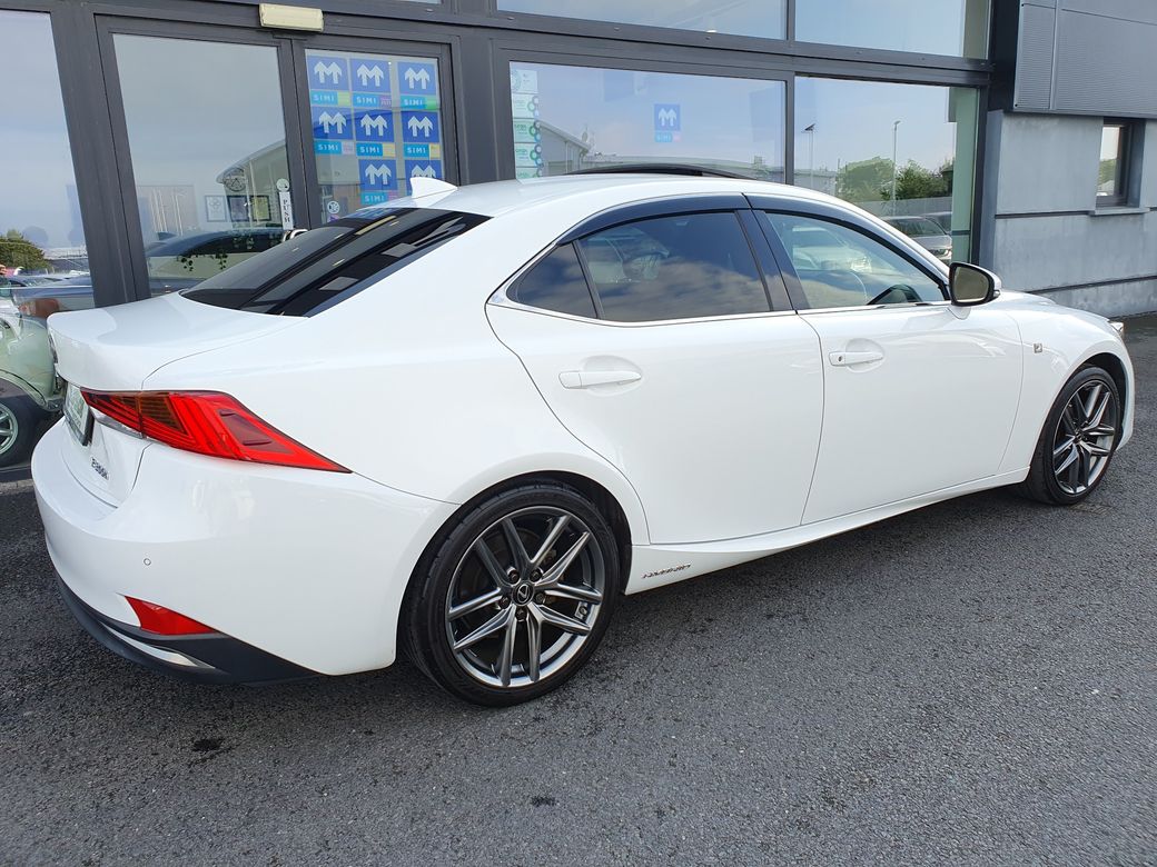 2020 Lexus IS 300h