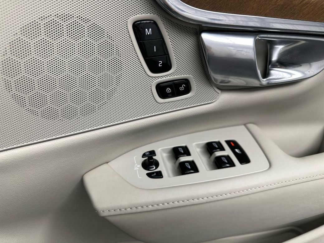 2020 Volvo S90