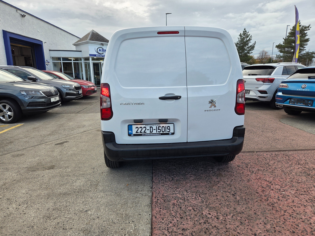 2022 Peugeot Partner