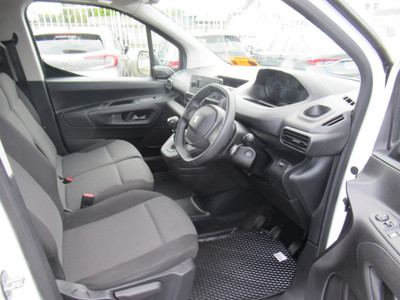 2022 Peugeot Partner