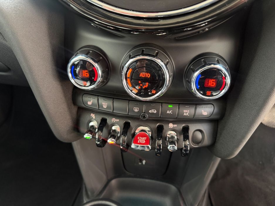 2019 Mini Hatch