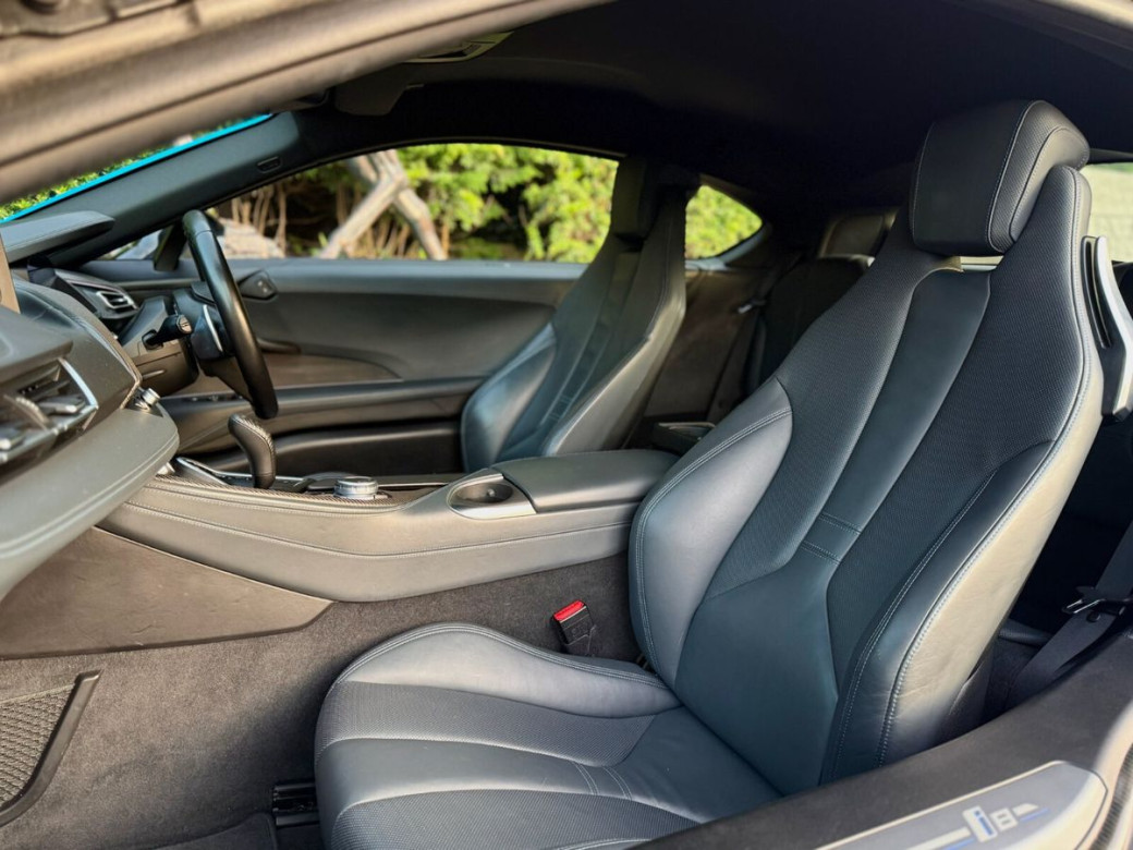 2017 BMW i8