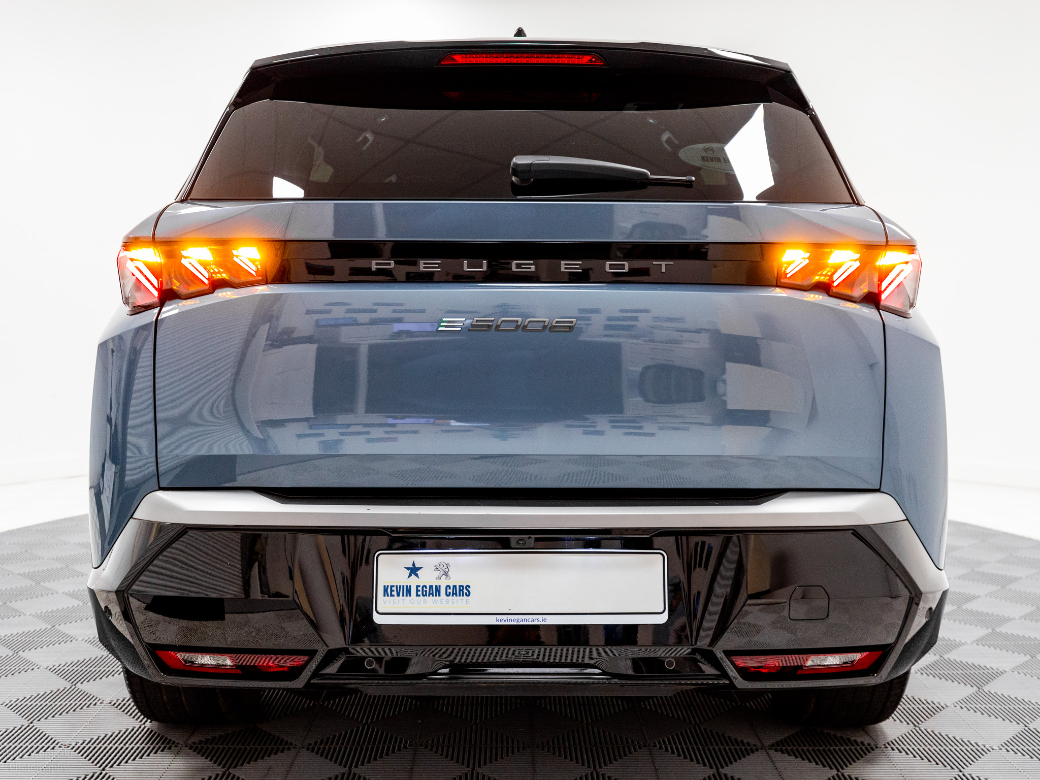 2025 Peugeot 5008