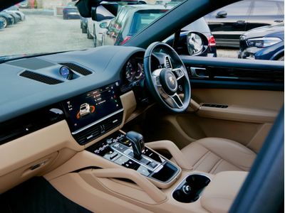 2023 Porsche Cayenne