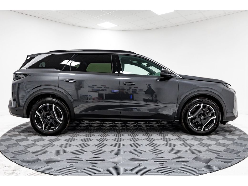 2025 Peugeot 5008