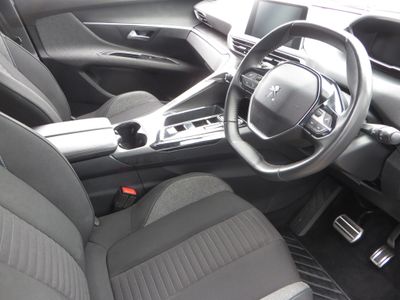 2023 Peugeot 5008