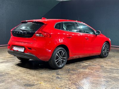 2020 Volvo V40