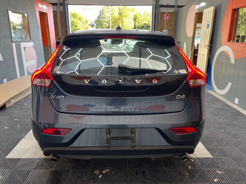 2017 Volvo V40