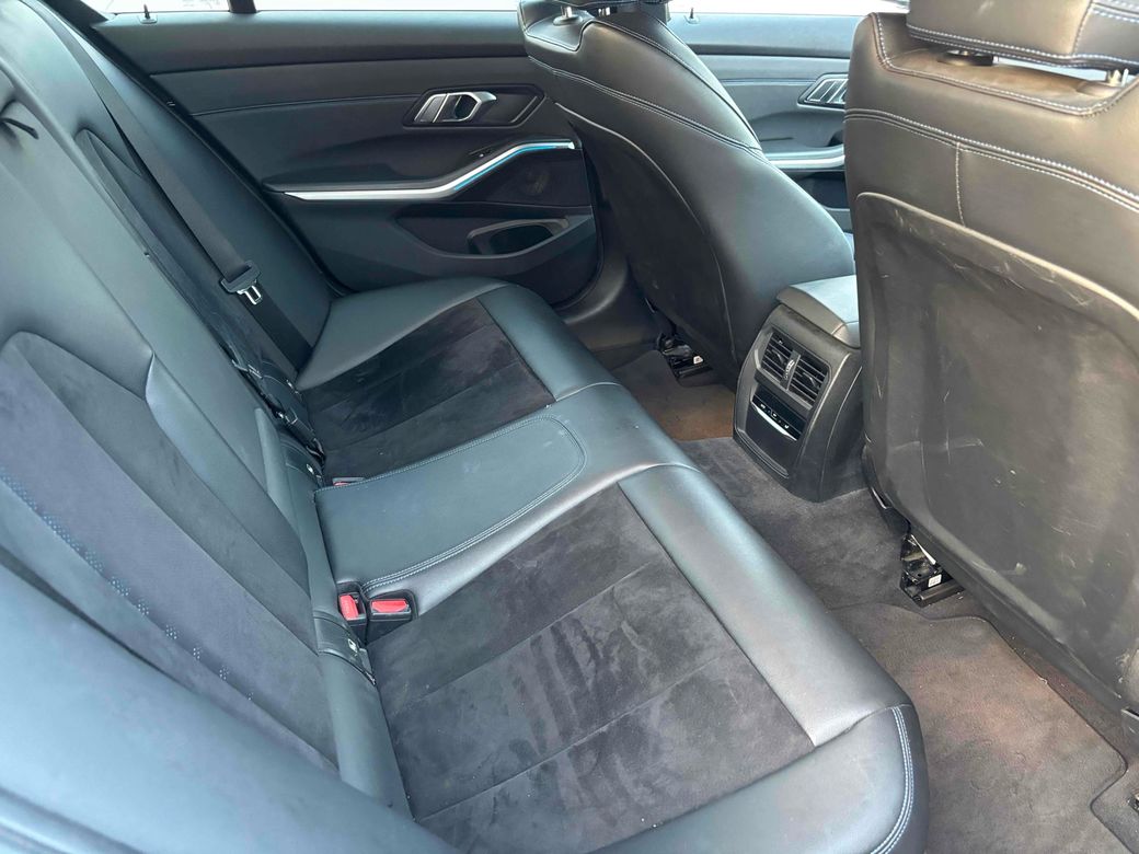 2019 BMW 330