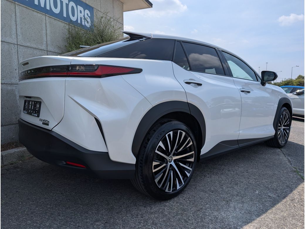 2023 Lexus RZ