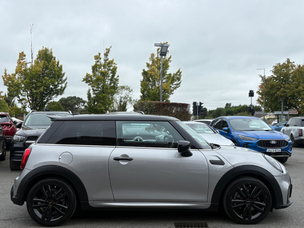 2023 Mini Hatch