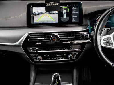 2023 BMW 520