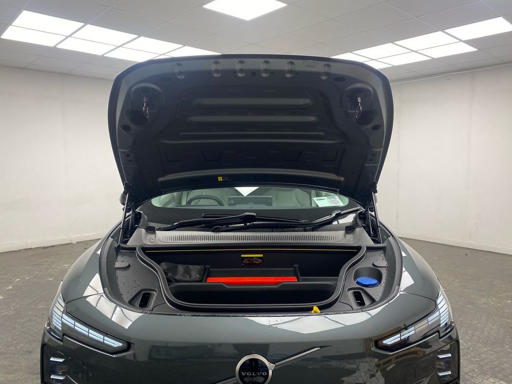 2027 Volvo EX60