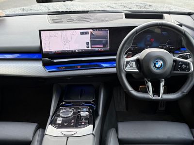 2025 BMW i5