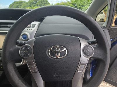2017 Toyota Prius Alpha