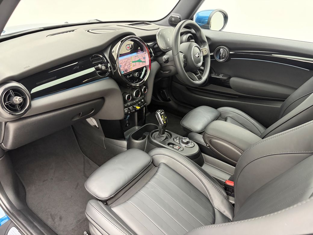 2024 Mini Hatch