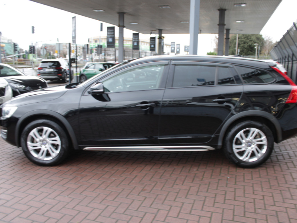 2016 Volvo V60 Cross Country