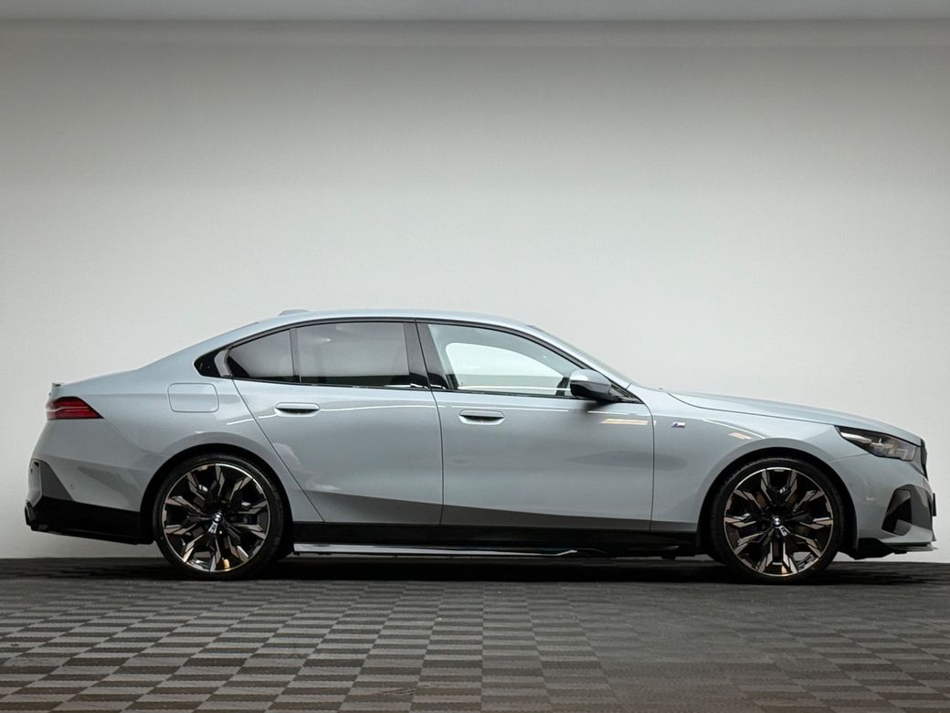 2023 BMW i5