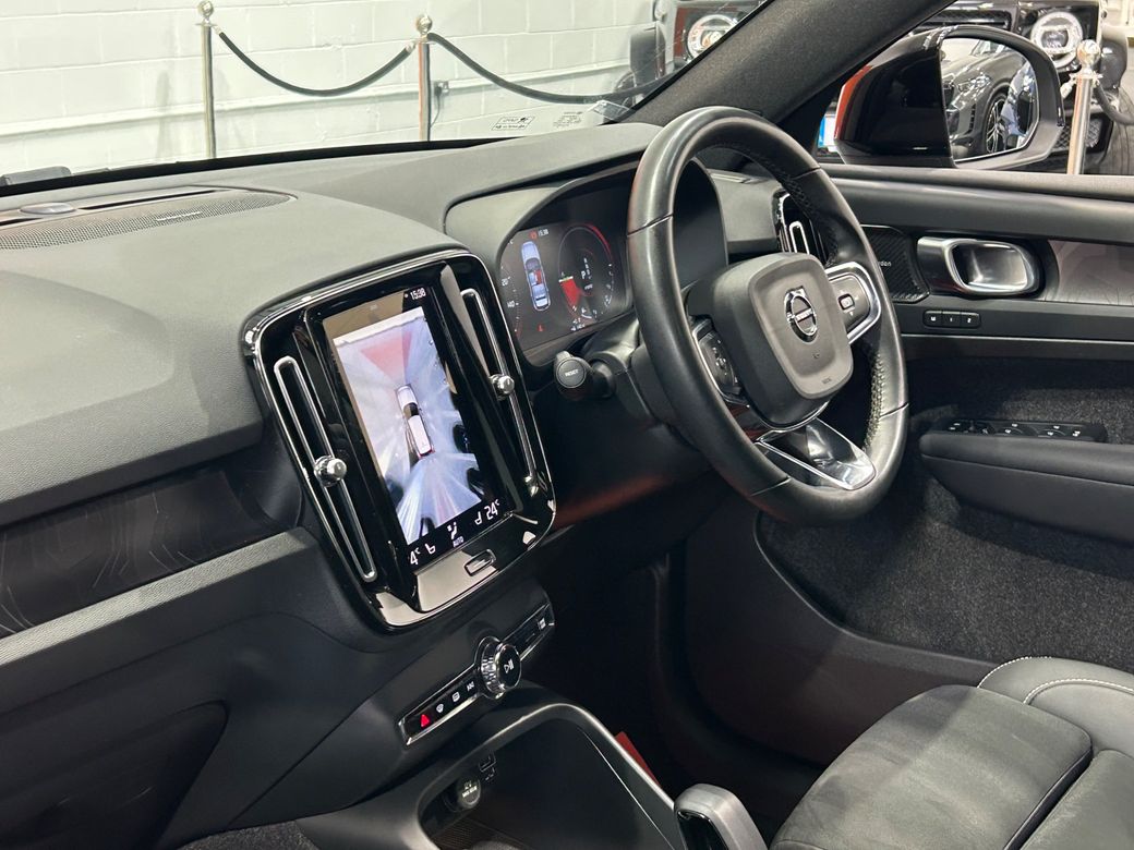 2023 Volvo XC40