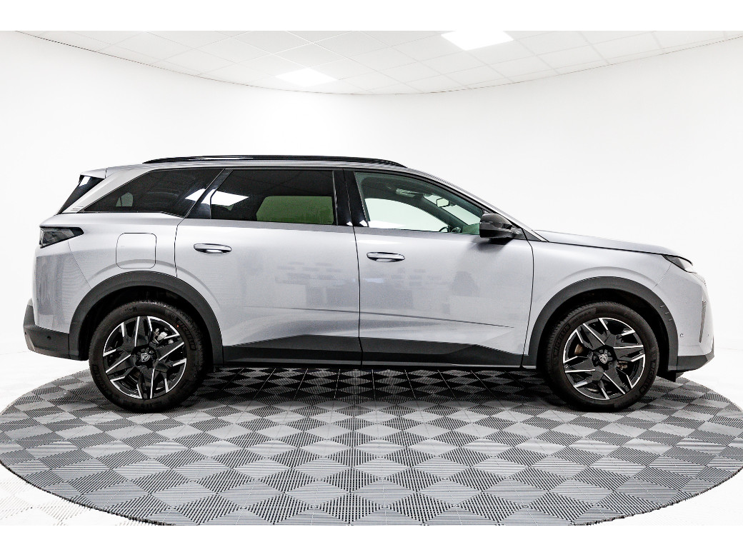2025 Peugeot 5008