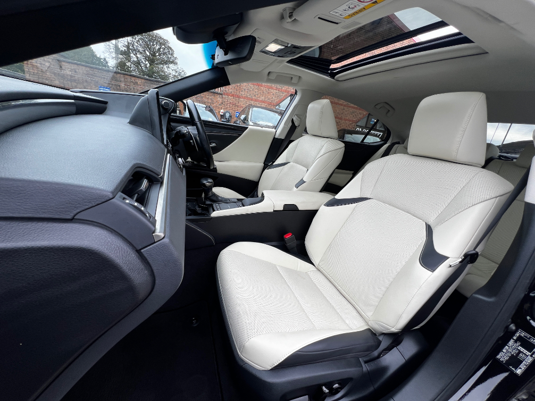 2022 Lexus ES 300h