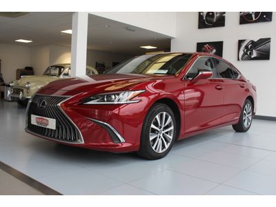 2020 Lexus ES 300h