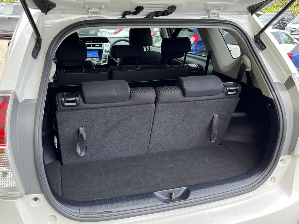 2015 Toyota Prius Alpha