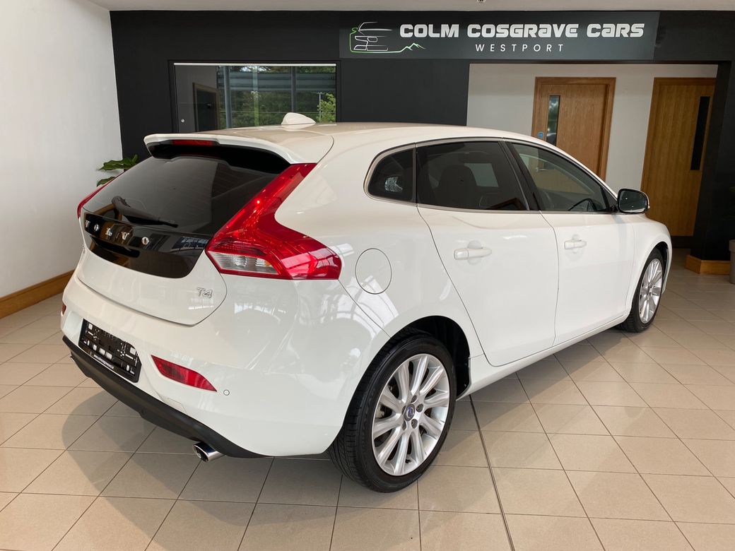 2015 Volvo V40