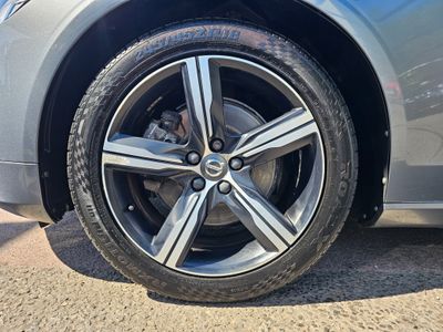 2017 Volvo S90